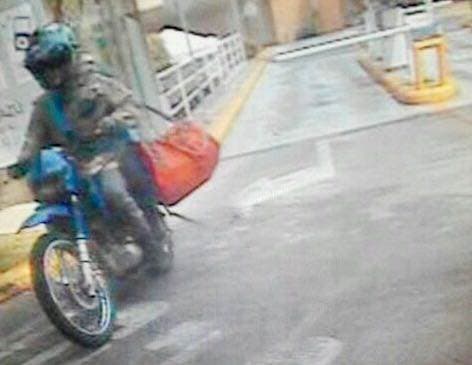 Asalto en puesto de lotería en Multiplaza de Escazú