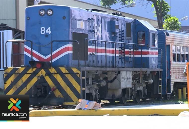 Tren que hacía ruta hacia Cartago tuvo que disminuir velocidad por daño en una de las pitoretas