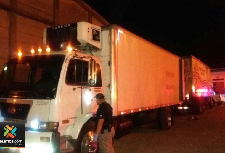 Detenidos 7 sujetos sospechosos de asaltar camión con pollo en Barranca