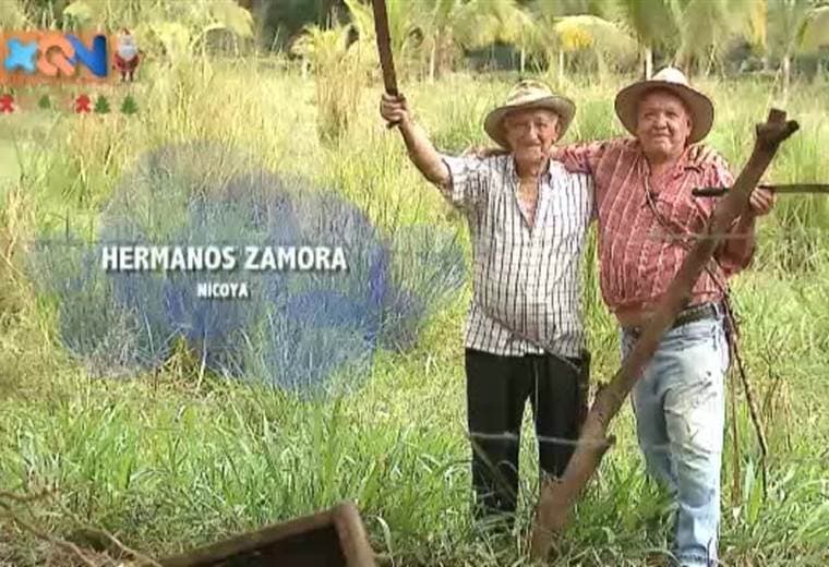 Viven en San Isidro de Nicoya, son hermanos tienen 89 y 93 años y les encanta trabajar en el campo.