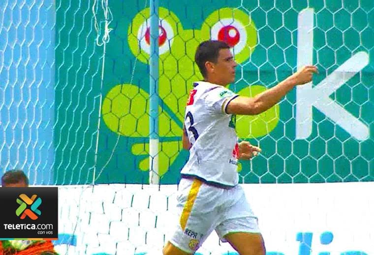 Johnny Acosta deja a Herediano para jugar en Colombia