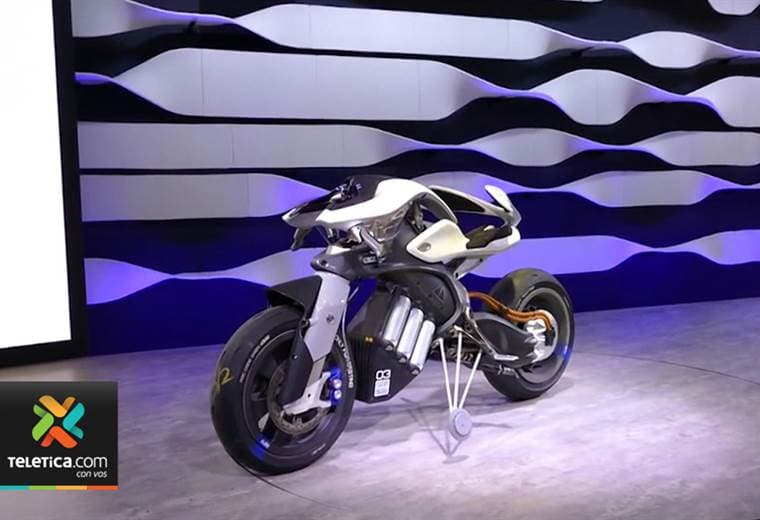 Yamaha muestra su moto eléctrica y autónoma en el CES 2018