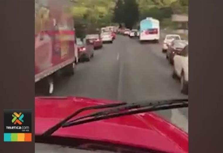 Videos muestran cómo reaccionan los conductores al escuchar la sirena de Bomberos