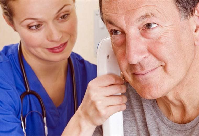 Estudio revela relación entre falta de hierro y problemas auditivos