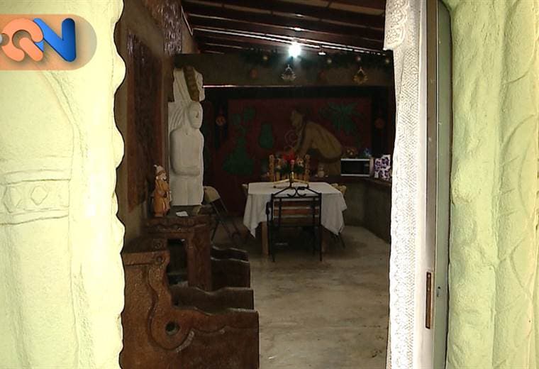 VISITAR LA CASA DE MARIO GARITA, EN BARRIO SANTA CECILIA EN SANTA CRUZ GUANACASTE, ES COMO INGRESAR A UN MUSEO.