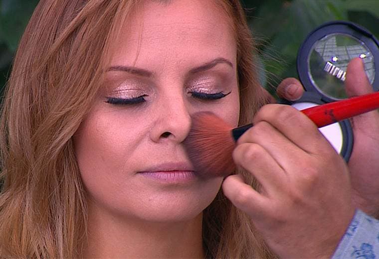 Cuide su maquillaje en estos días de sol y calor