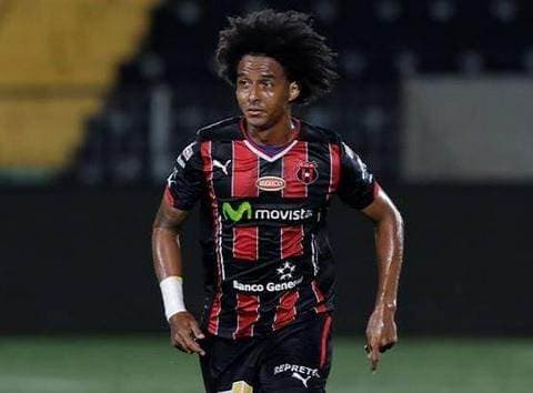 Porfirio López volvería a ser fichado por Alajuelense.