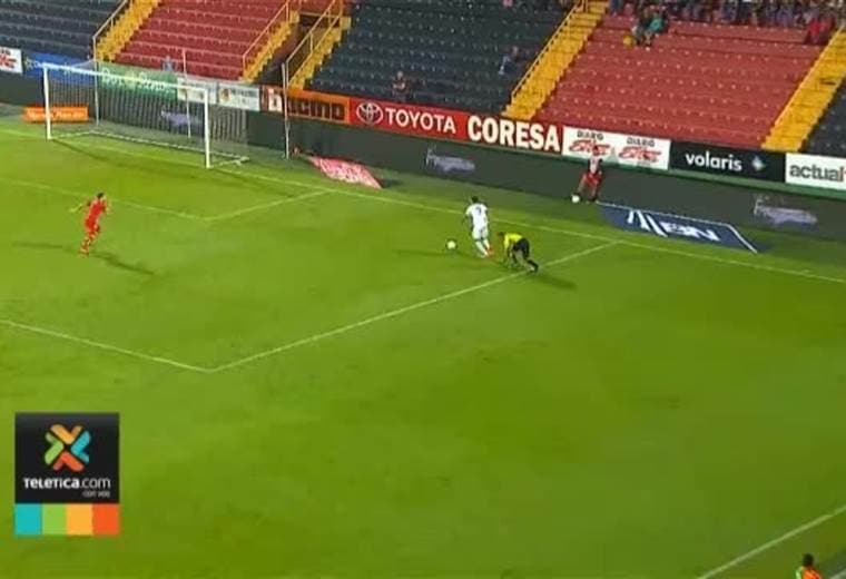 Adonis Pineda tendrá segunda oportunidad en el marco liguista tras lesión de Pemberton