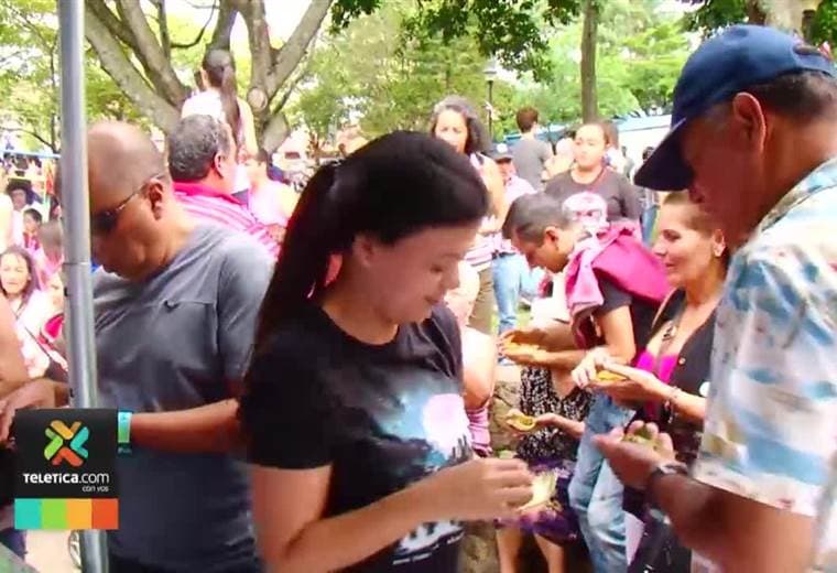 Vecinos de Escazú disfrutaron del picadillo de chicasquil más grande del país