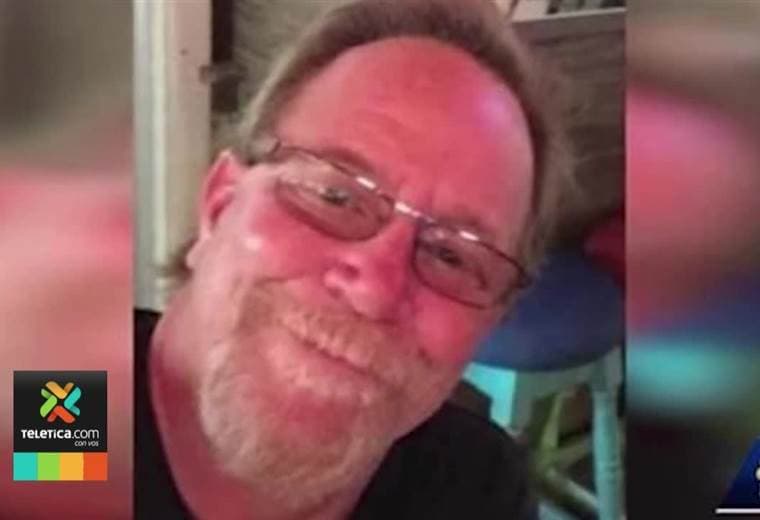 Familiares y amigos buscan a estadounidense desaparecido en playa Jacó hace un mes