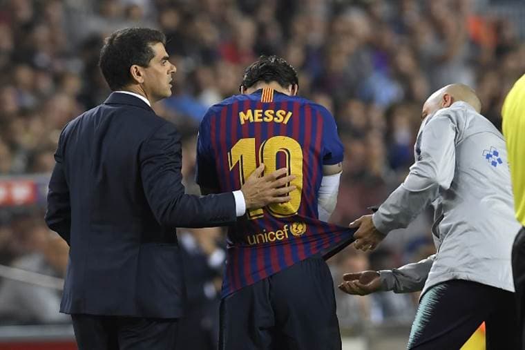 Messi abandonó el terreno de juego al 26' con evidentes muestras de dolor. AFP