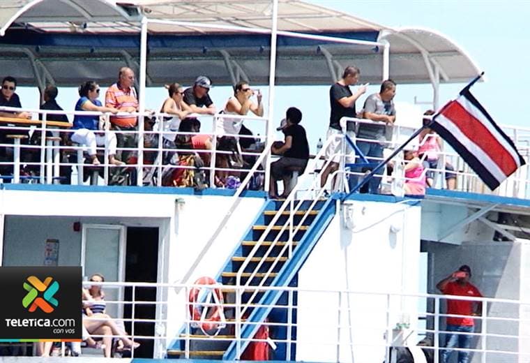 Ferry Puntarenas-playa Naranjo retomó su horario habitual