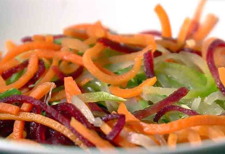 Le damos opciones de ensaladas ricas con ingredientes fuera de lo convencional