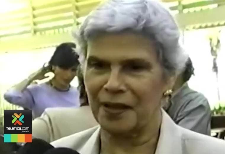 Violeta Barrios de Chamorro, expresidenta de Nicaragua, está delicada de salud