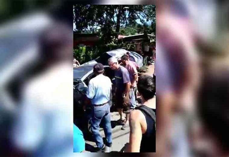 Videos captaron cómo reaccionaron vecinos de Santa Ana al saber que un niño habría sido secuestrado