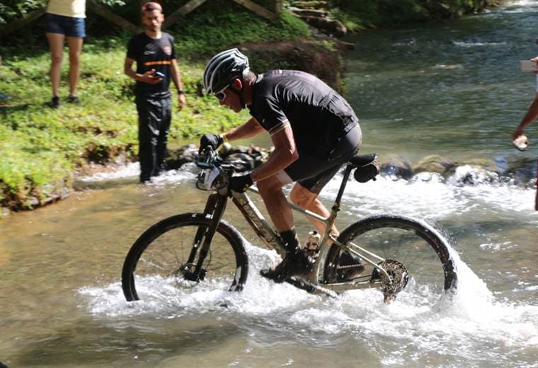 Lance Armstrong durante la primera etapa de la Ruta de los Conquistadores 2018.|César Blanco