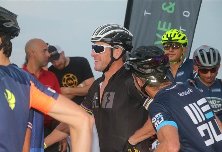 Lance Armstrong durante la primera etapa de la Ruta de los Conquistadores 2018.|César Blanco