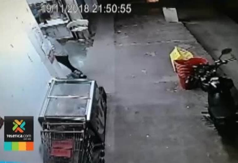 Cuatro hombres armados asaltaron un supermercado en Liberia