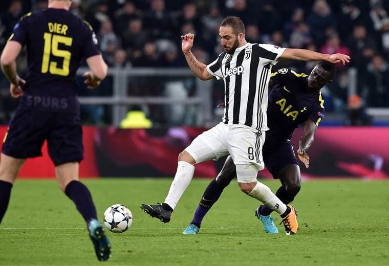Gonzalo Higuaín delantero de la Juventus durante el partido ante el Tottenham.|Juventus
