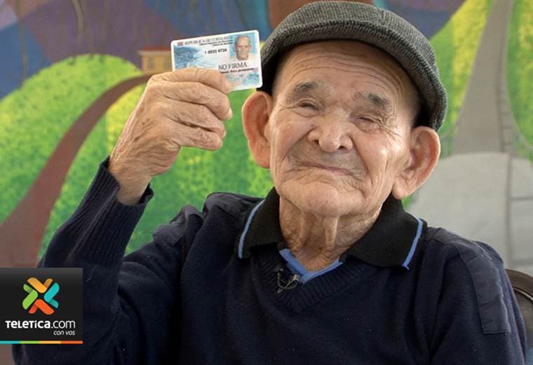 Hombre más lokngevo de Costa Rica vota este domingo con casi 118 años