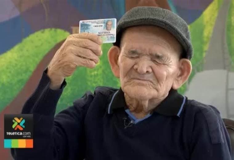 Hombre más lokngevo de Costa Rica vota este domingo con casi 118 años
