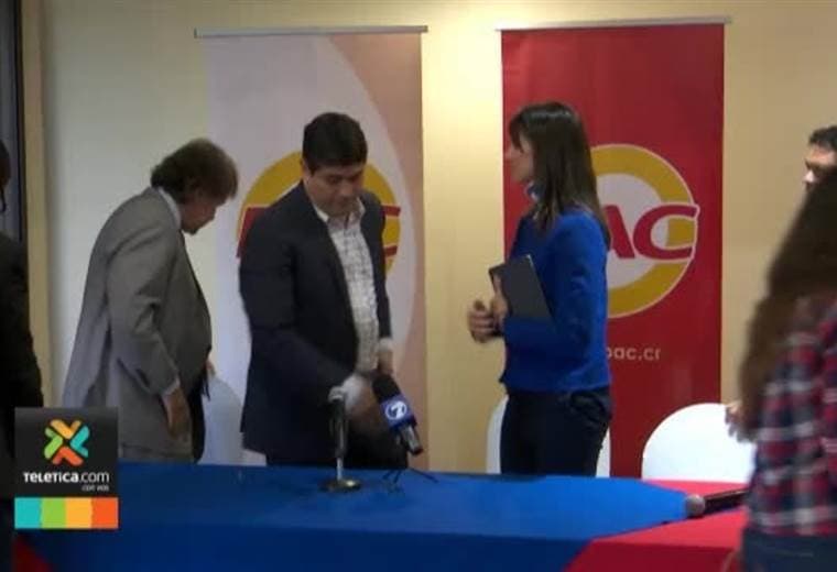 Carlos Alvarado recibió el apoyo de miembros del partido Nueva Generación