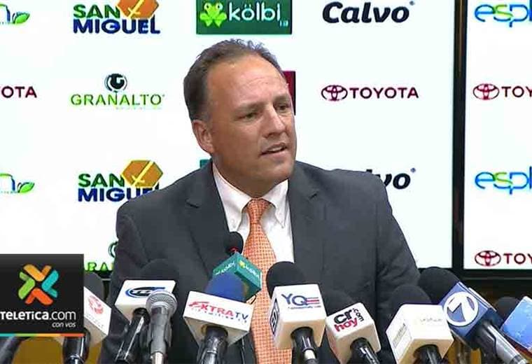 David Patey habló frente a los medios de comunicación sobre investigación de la Fiscalía