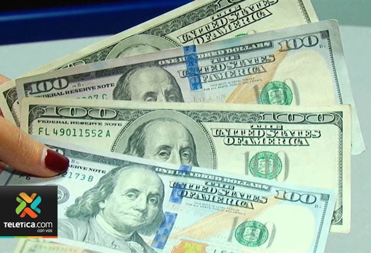 Billetes falsos de colones y dólares circulan todos los días en el país ¿podría detectarlos?