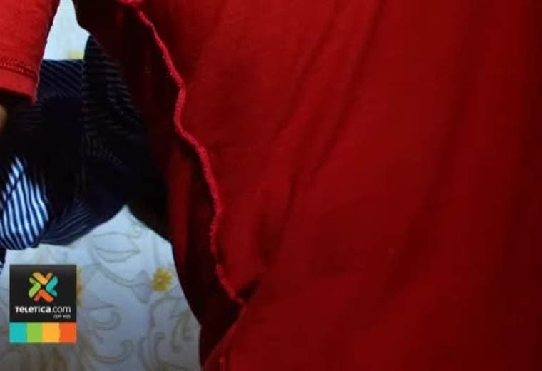 Ezequiel inició sesiones de terapia con especialistas que le enseñarán a tragar