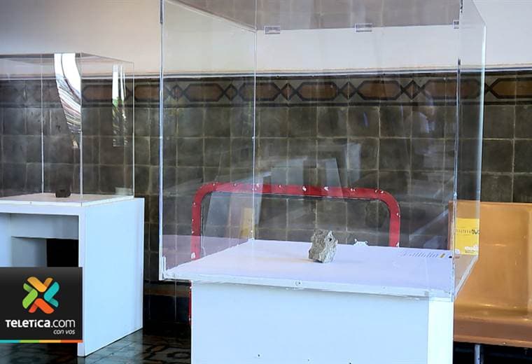 Incofer expone piedras que fueron lanzadas contra trenes como parte del Transitarte 2018