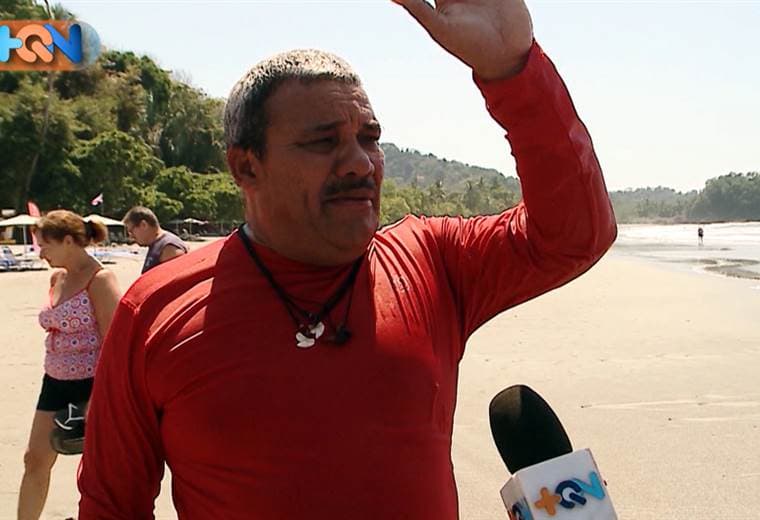 En sus 40 años de trabajo al pueblo lleva más de 1000 salvados. Se trata de Monchito, un hombre quien me dió la vida al pueblo con tal de ayudar a que el turismo siga vigente y seguro
