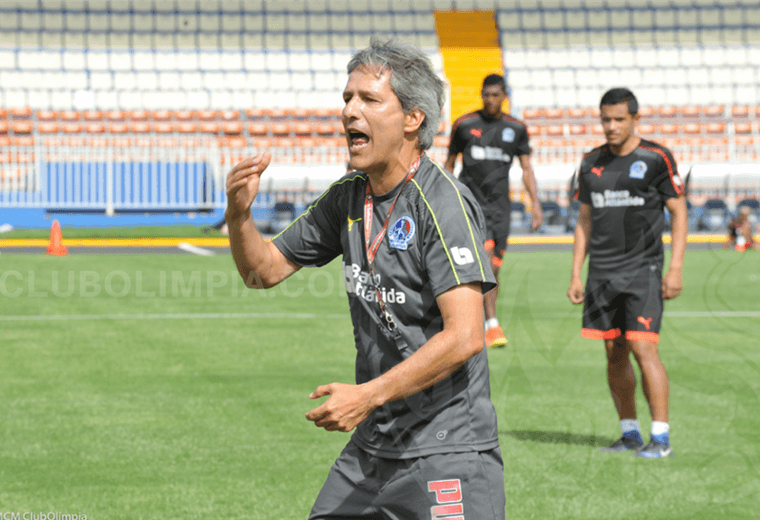 Carlos Restrepo renunció como técnico del Olimpia de Honduras.