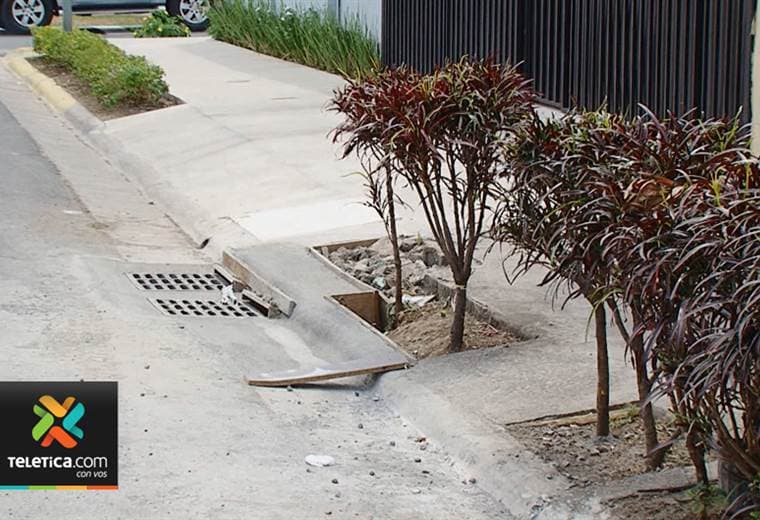 Al fin terminaron unas alcantarillas que estaban provocando peligro en Santa Ana