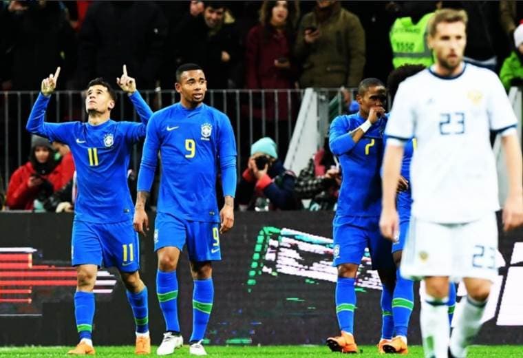 Philippe Coutinho y Gabriel Jesús, delanteros de la Selección de Brasil.