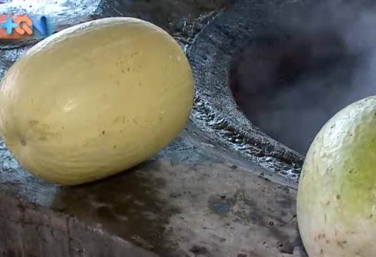 En Calle Hidalgo del Rosario de Desamparados visitamos uno de los últimos trapiches de la zona para conocer a don Gerardo Mora.