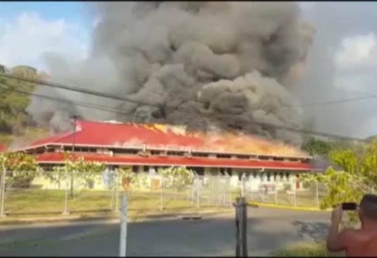 Bomberos atendieron incendio en el hospital Tomás Casas en Ciudad Cortés