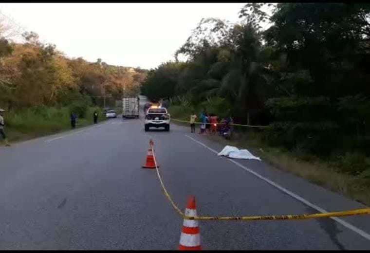 Vehículo atropella a mujer en dominicalito de Osa