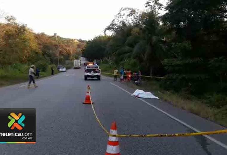 Vehículo atropella a mujer en dominicalito de Osa