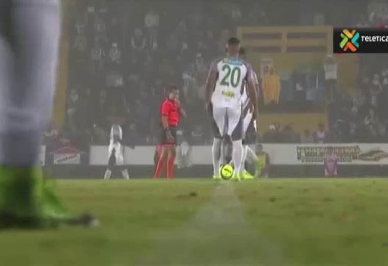 Fútbol Nacional: Cartagiés 1 vs 1 Limón