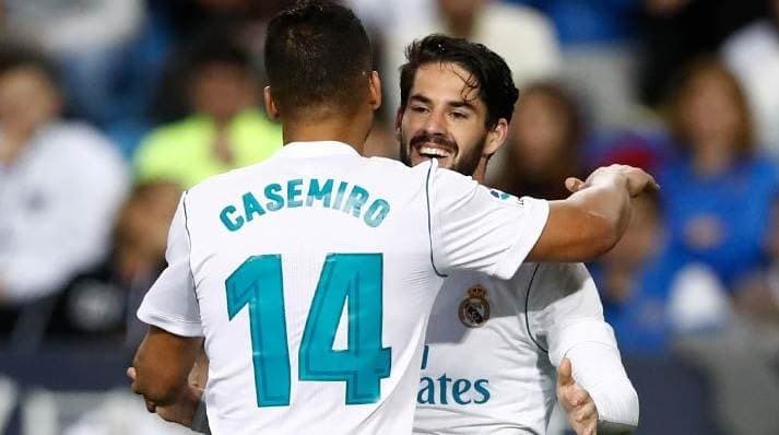 Isco Alarcón y Casemiro, jugadores del Real Madrid. 