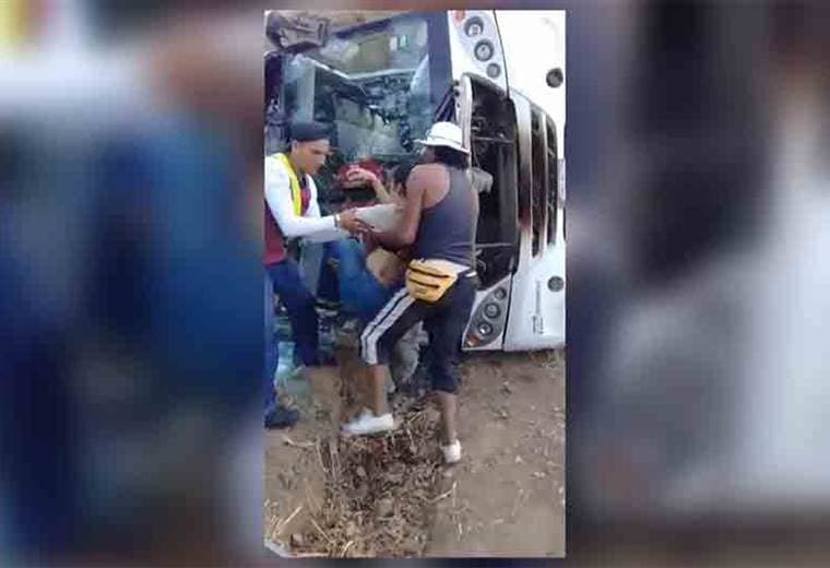 Accidente de bus en La Cruz, Guanacaste