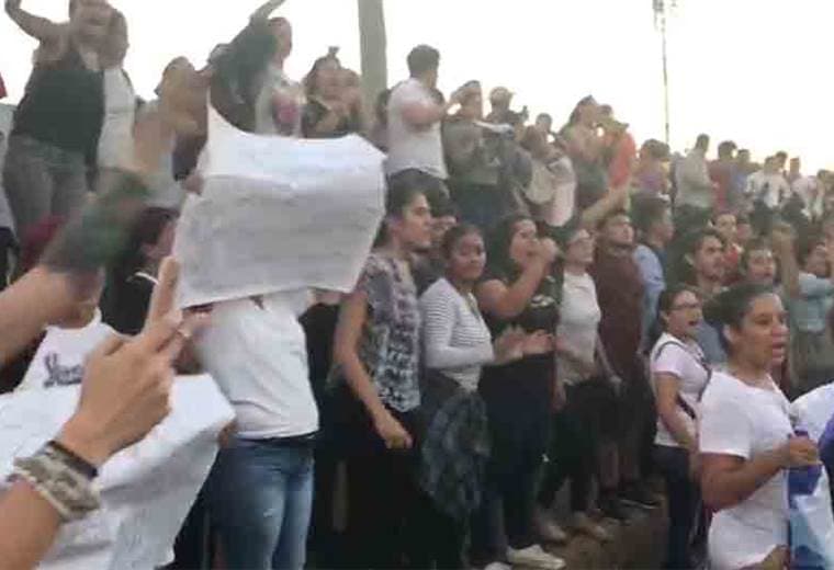 Estudiantes universitarios enfrentan a policía y Juventud Sandinista por reformas al Seguro Social