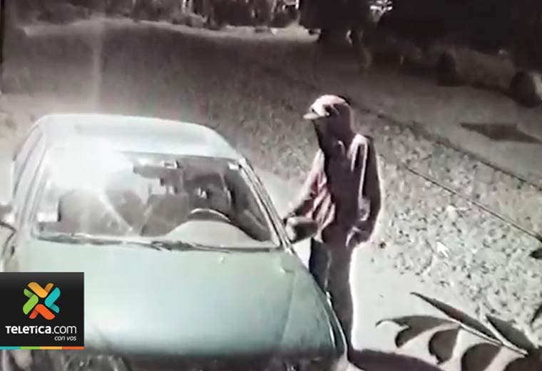 Agentes del OIJ investigan el robo de un vehículo ocurrido en San Rafael de Alajuela