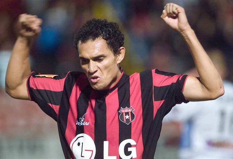 Luis Diego Arnáez, Alajuelense.|lda.cr