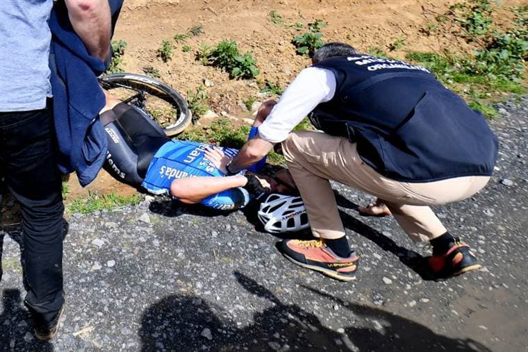 El belga Michael Goolaerts se encuentra en estado crítico tras el aparatoso accidente que sufrió. AFP