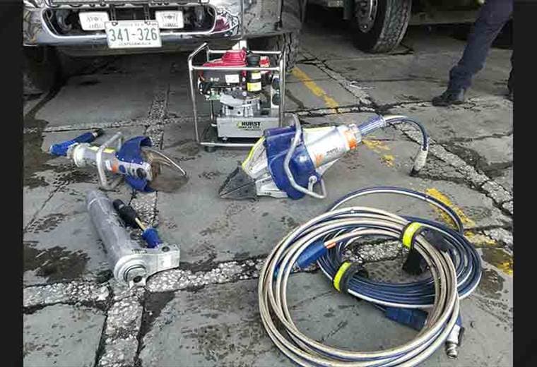 Equipo utilizado por Bomberos en atención de accidente de bus de este jueves