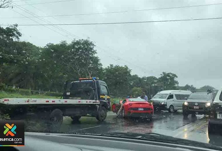Choque carros en el coyol