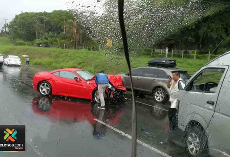 Choque carros en el coyol