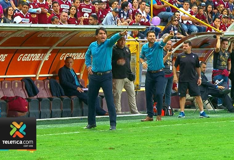 Presidente del Saprissa deja entrever que Vladimir Quesada seguirá como técnico
