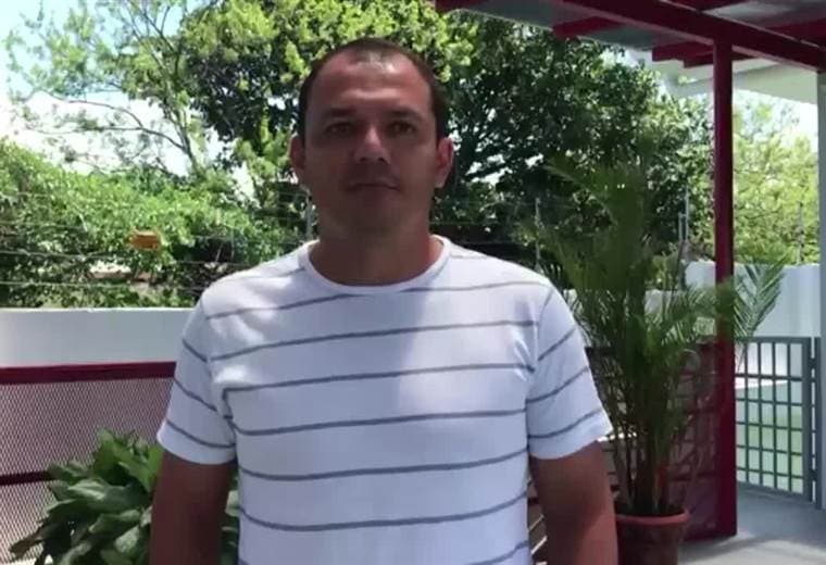 Mario Víquez seguirá como técnico de Carmelita dos años más